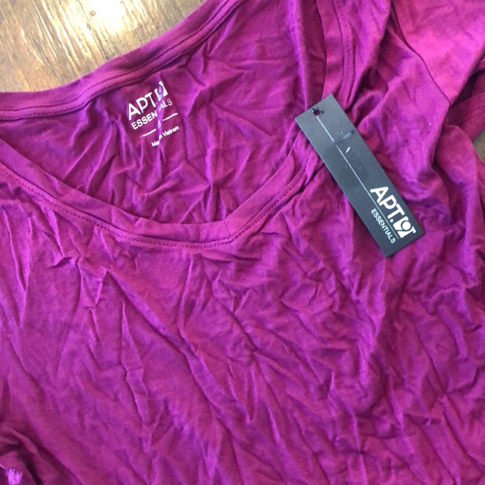 Women’s Apt9 shirt